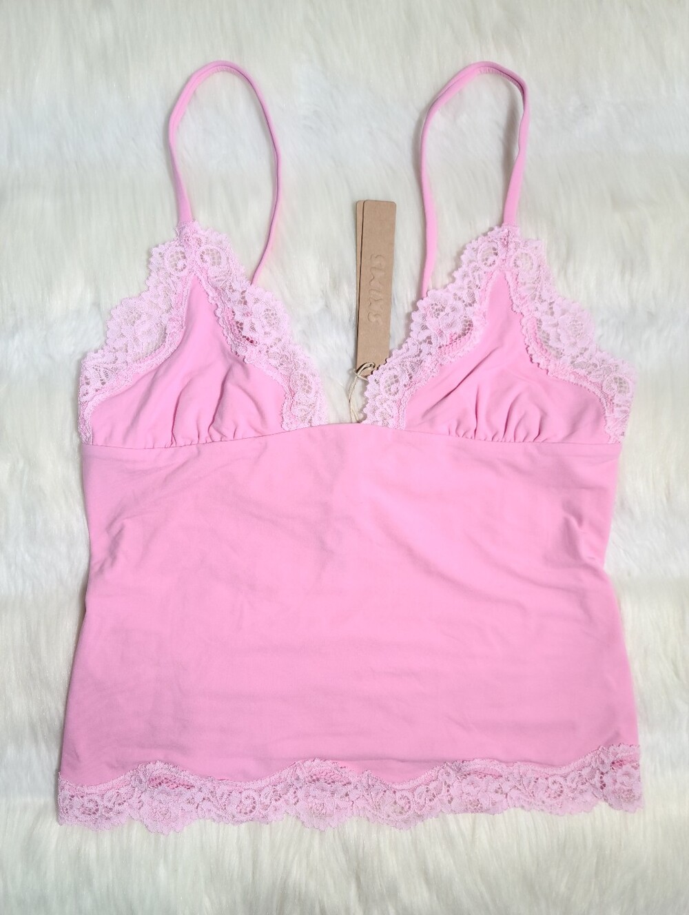 SKIMS Fits Everybody Lace Cami Top Pink Tonal Bubblegum Women Small NEW